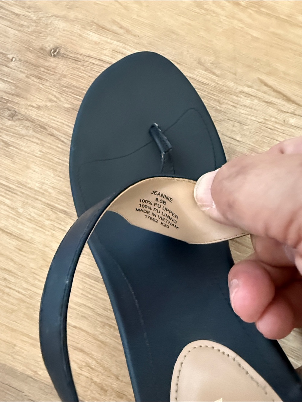 Ralph Lauren Black Wedge Thong Sandals with Gold RL Emblem - Picture 6 of 6